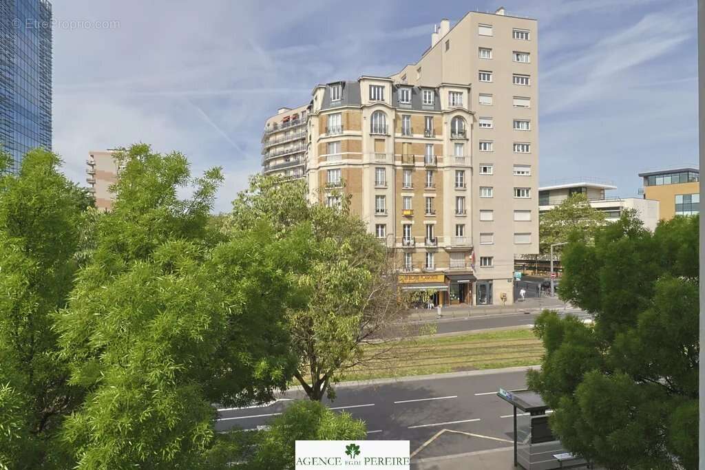 Appartement à LA GARENNE-COLOMBES