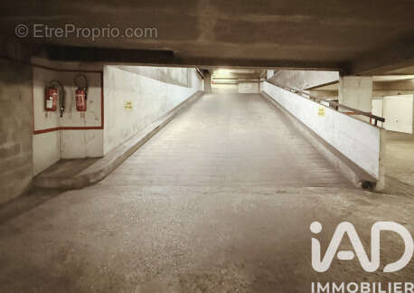 Photo 8 - Parking à PARIS-11E