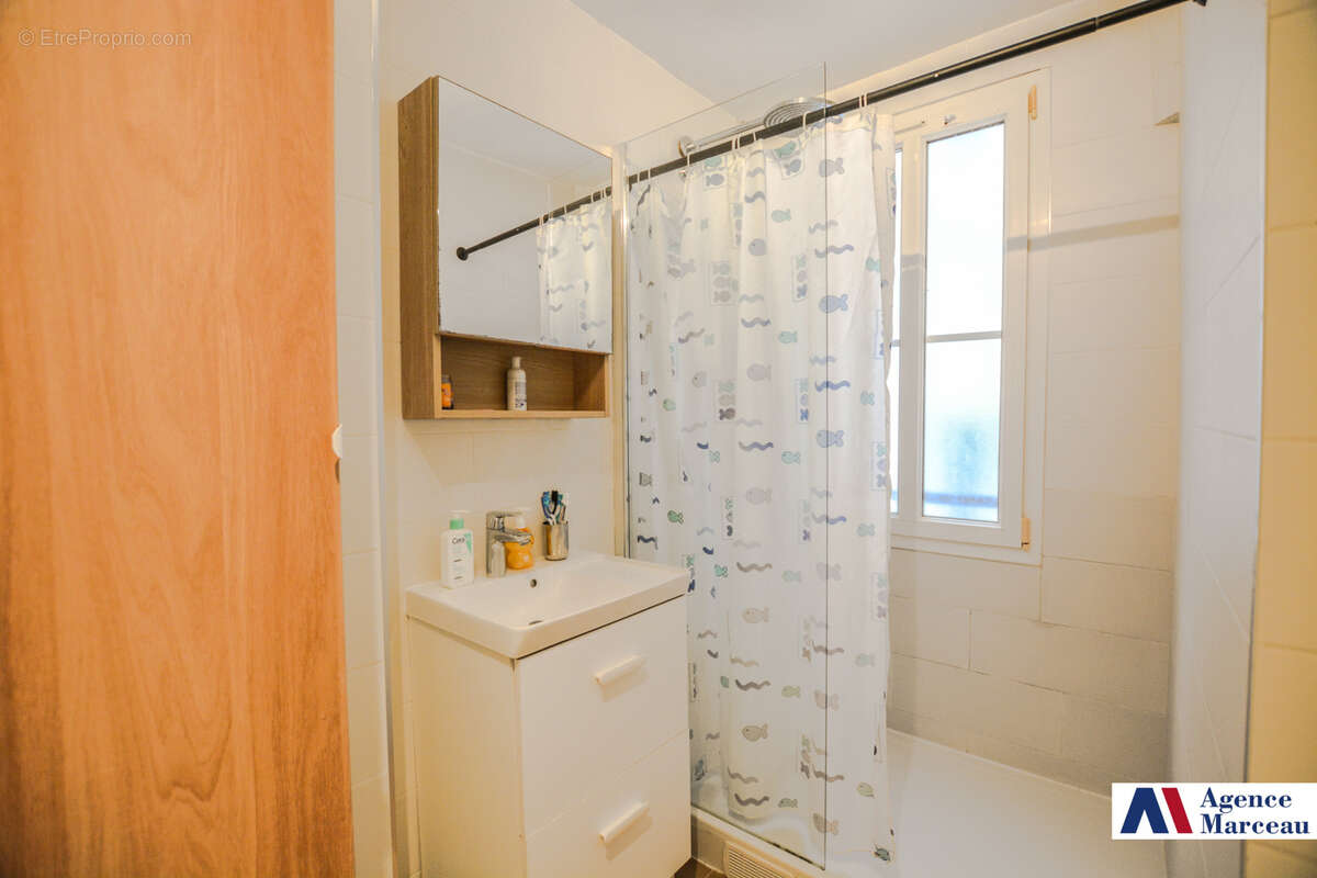 Appartement à COURBEVOIE