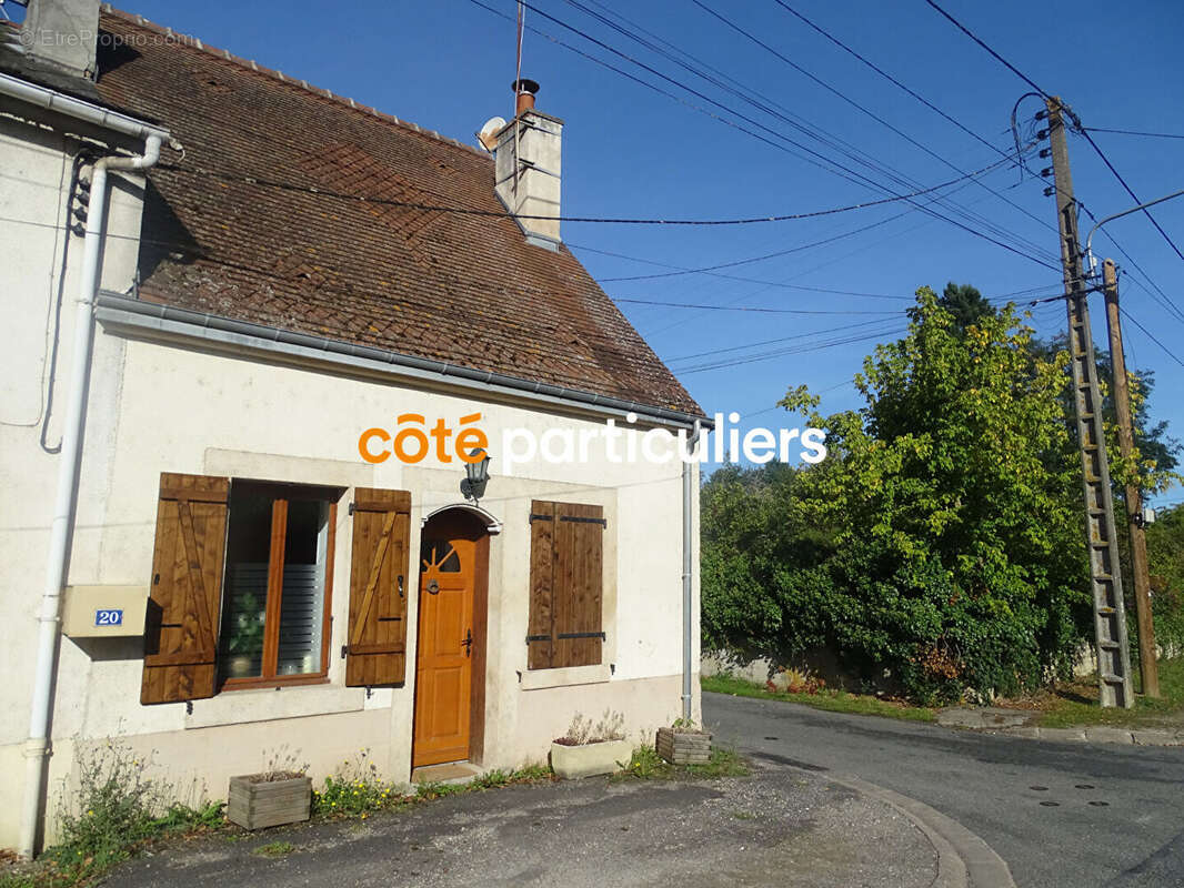 Maison à LIGNIERES
