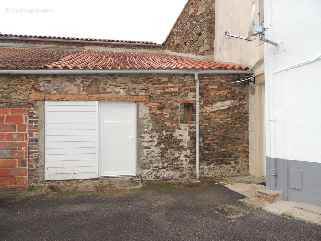 Maison à LA MERLATIERE