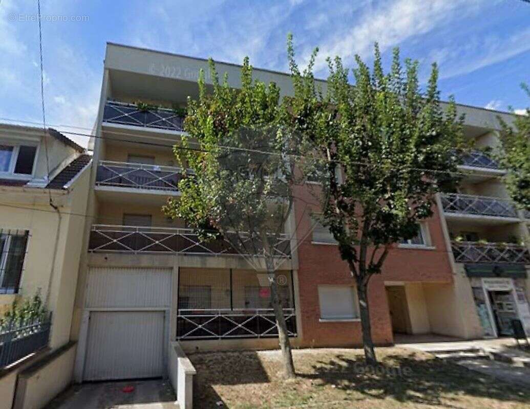 Appartement à LE BLANC-MESNIL