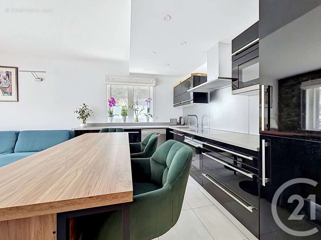 Appartement à MOUGINS