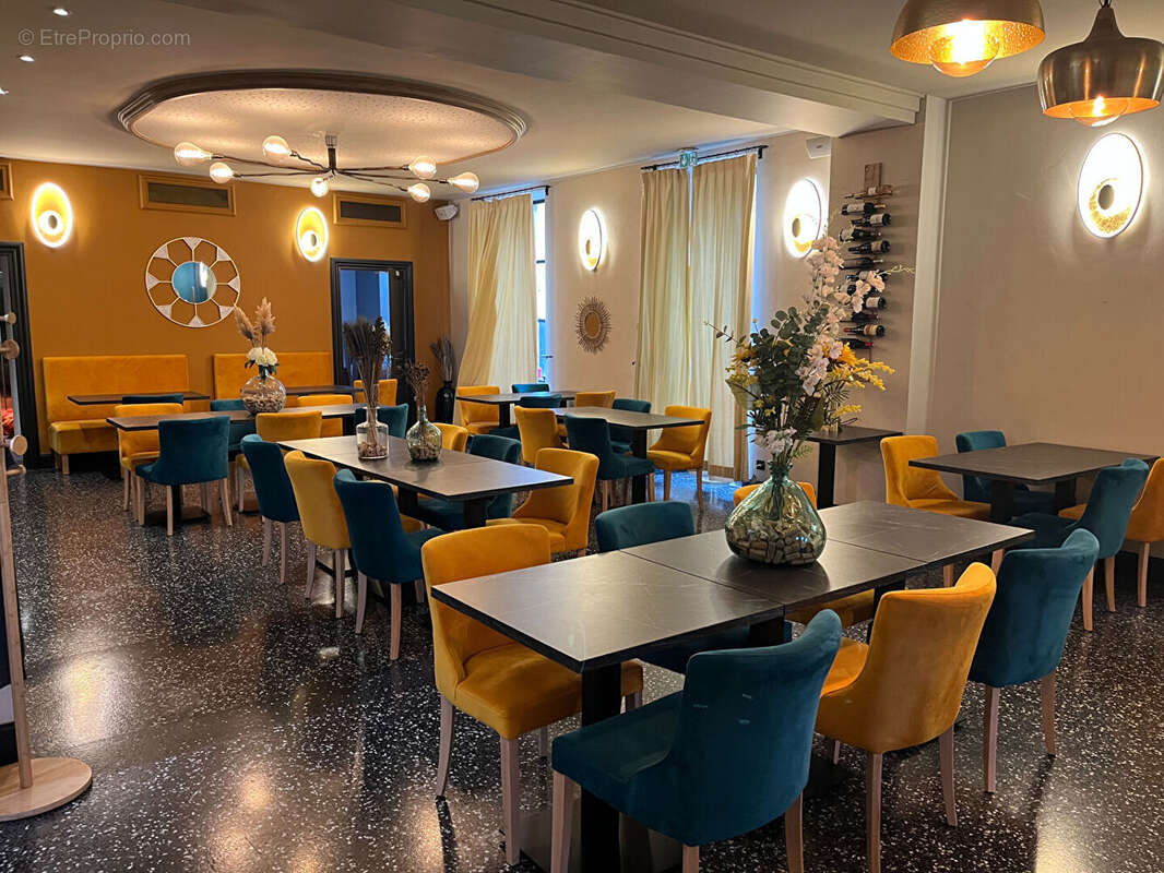 Commerce à MAILLANE