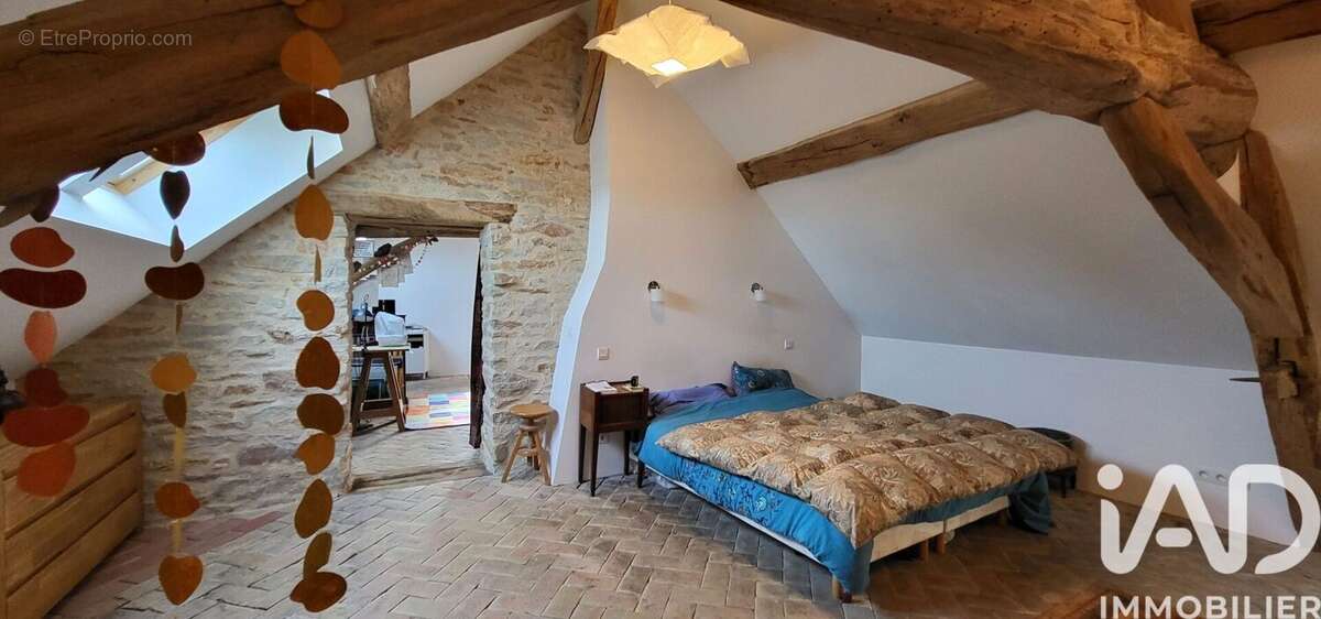 Maison 346 m² à Saint-Martin-Sous-Montaigu  - photo 6