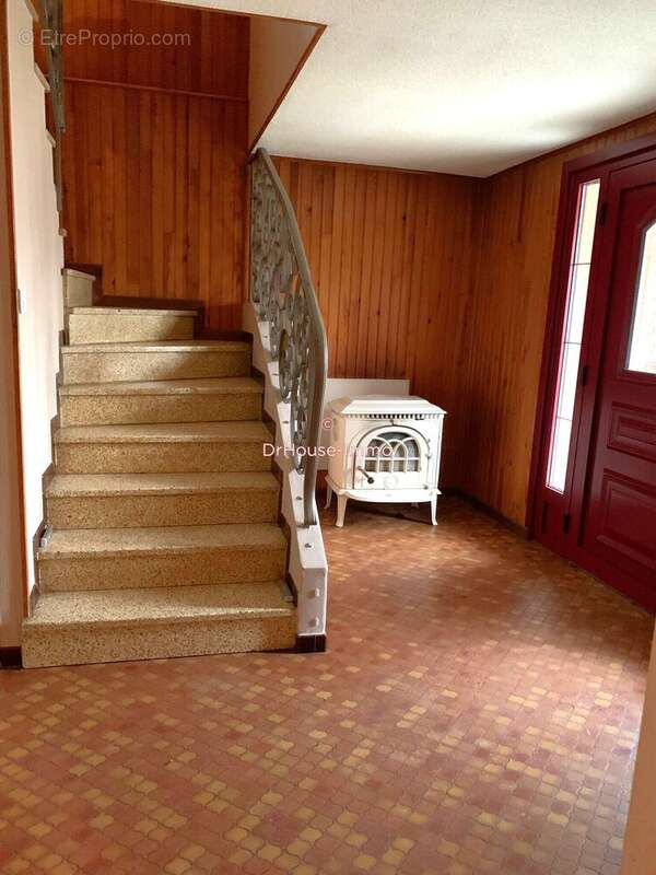 Maison à NEUFCHATEAU