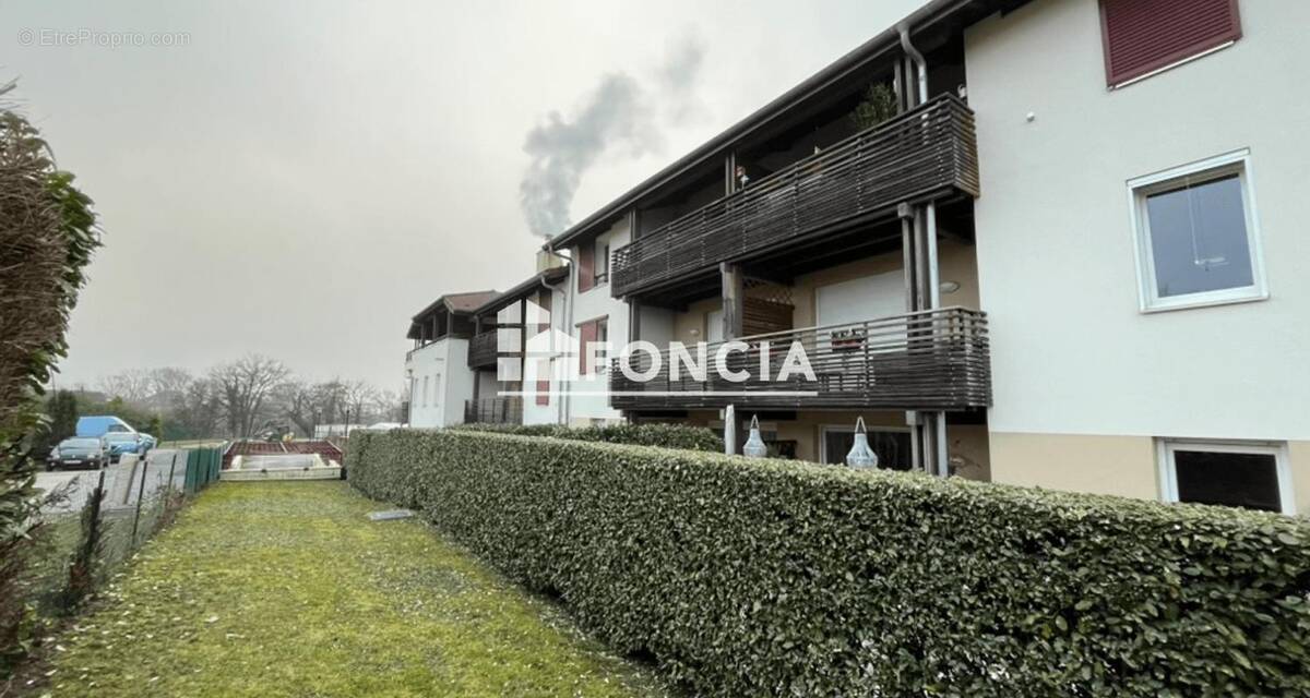 Appartement à BONNE