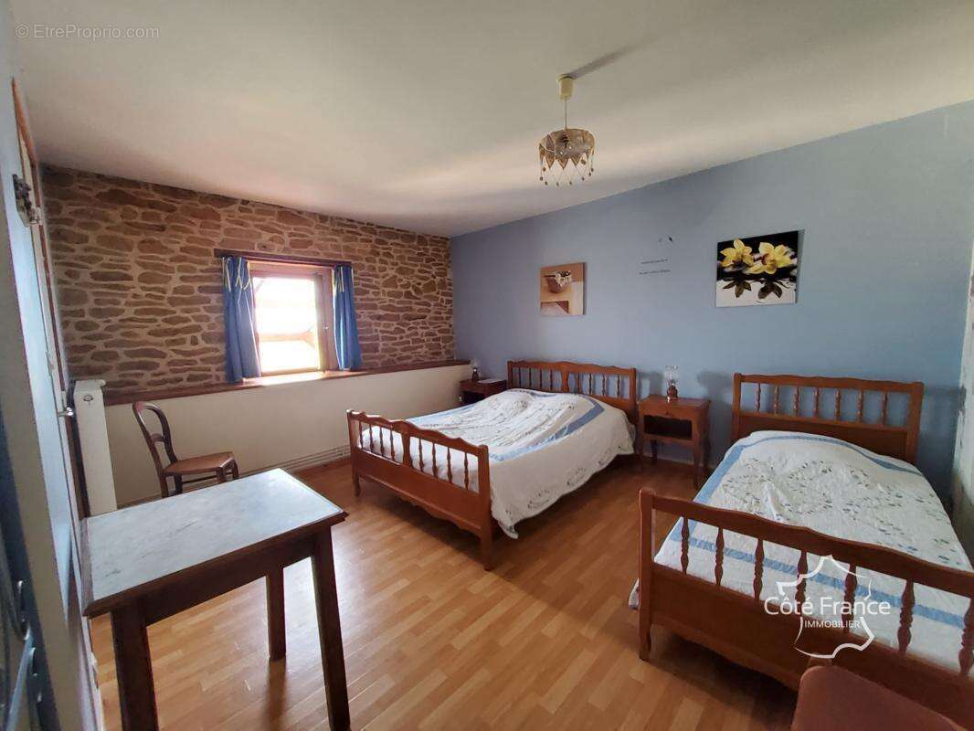 Maison à GIRONDELLE