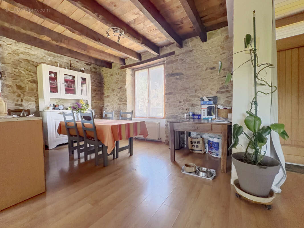 Maison à LA CHAPELLE-NEUVE