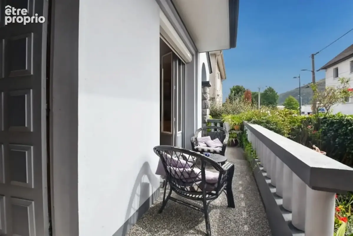 LOURDES (65),belle maison familiale d'environ 203 m2 avec 4 chambres et jardin ! - photo 4