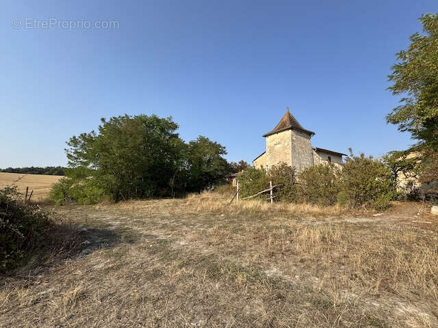 Impressionnante maison avec grange et jardin 6800m2 - photo 7