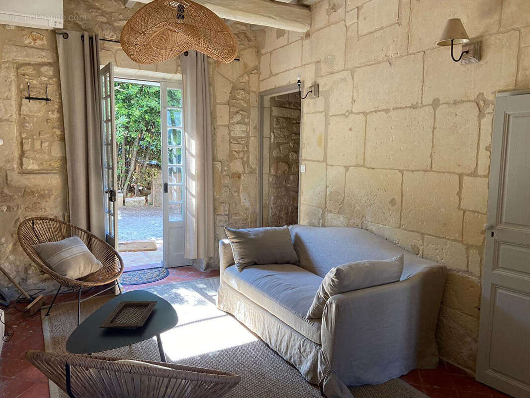 Maison à FONTVIEILLE