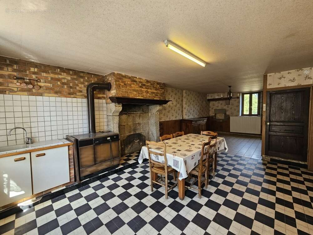 Appartement 108 m² à Saint-Pierre-De-Fursac  - photo 8
