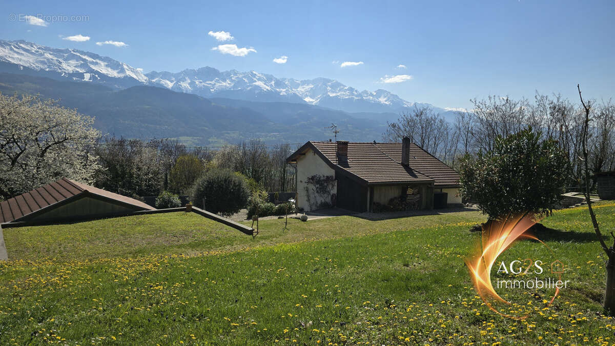 Maison à LA TERRASSE