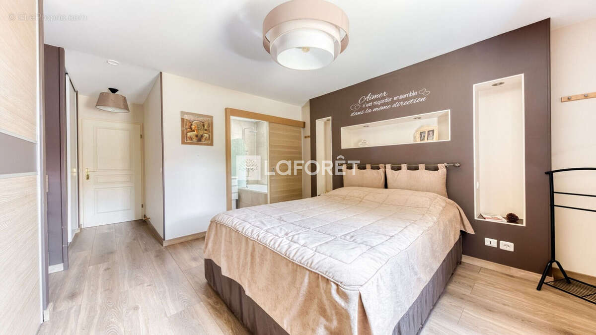 Maison à vendre à Roissy En Brie 8 pièce(s) 137 m2 - photo 6