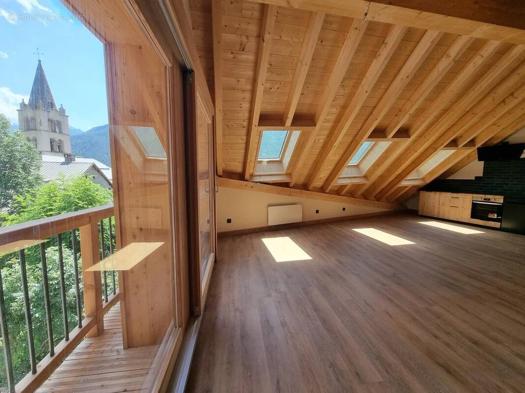 Appartement à SAINT-CHAFFREY