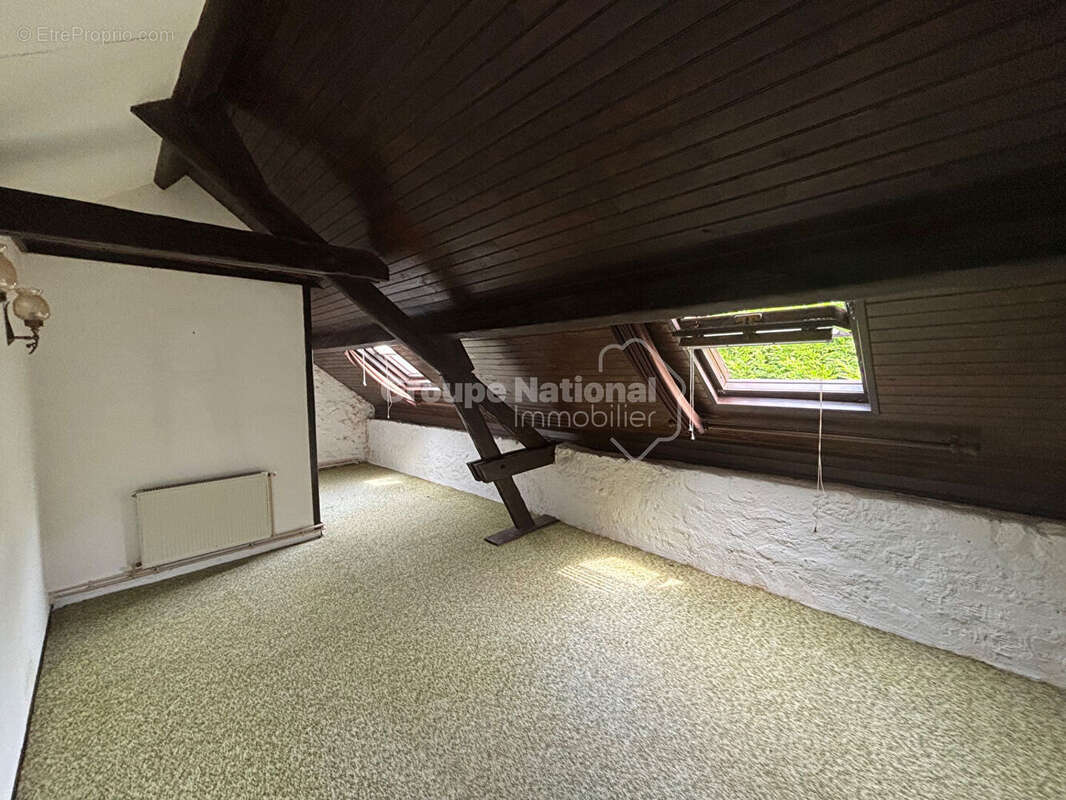 Maison à VIC-SUR-AISNE