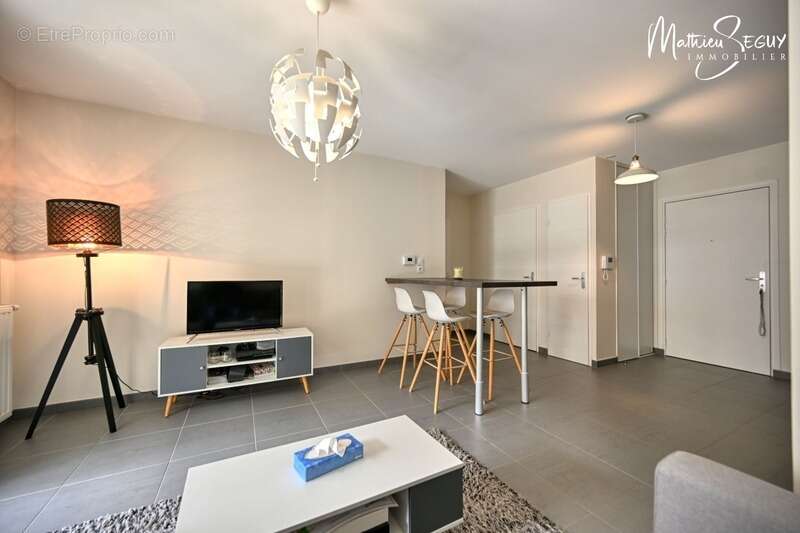 Appartement à THURINS