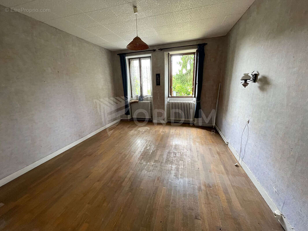 Maison à MERRY-LA-VALLEE