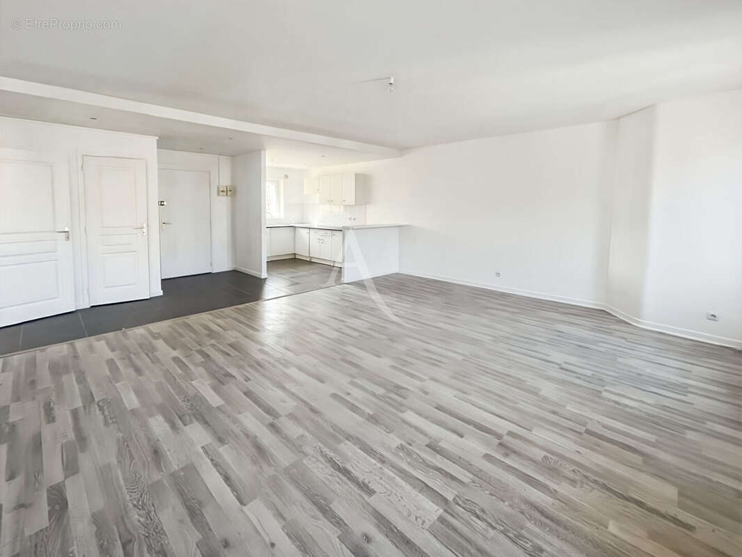 Appartement à SAINT-MICHEL-SUR-ORGE