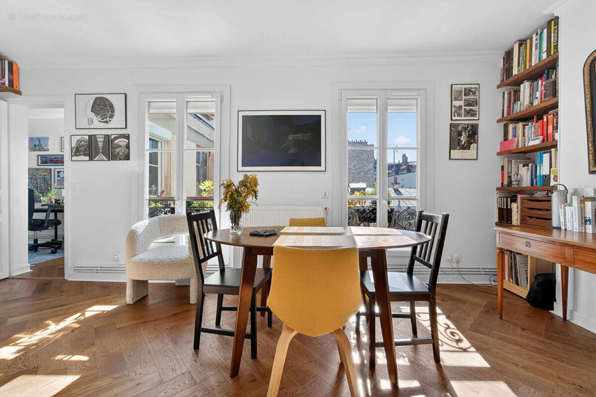 Appartement à PARIS-10E