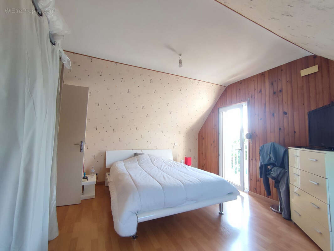 maison familiale de 4 chambres avec jardin et grand double garage - photo 8
