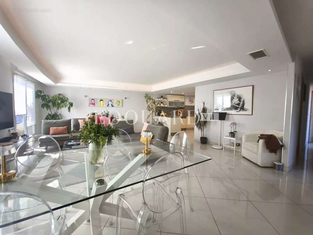 Appartement à ROQUEBRUNE-CAP-MARTIN