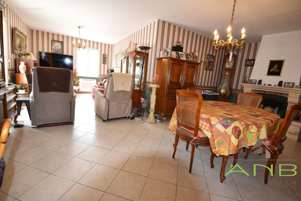 Maison 115 m² à Dirac  - photo 5