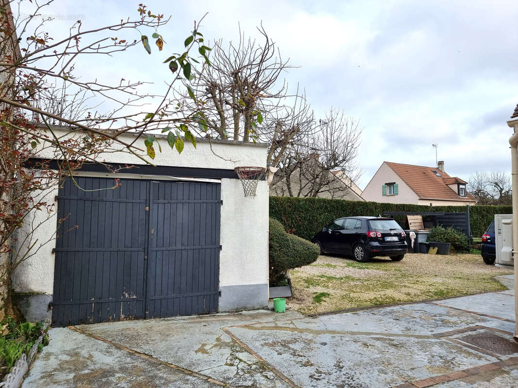 Maison à LIVRY-SUR-SEINE