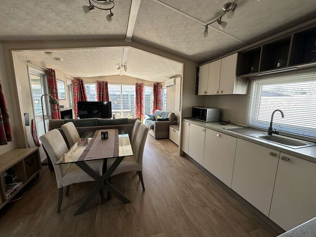 Maison à HERMANVILLE-SUR-MER