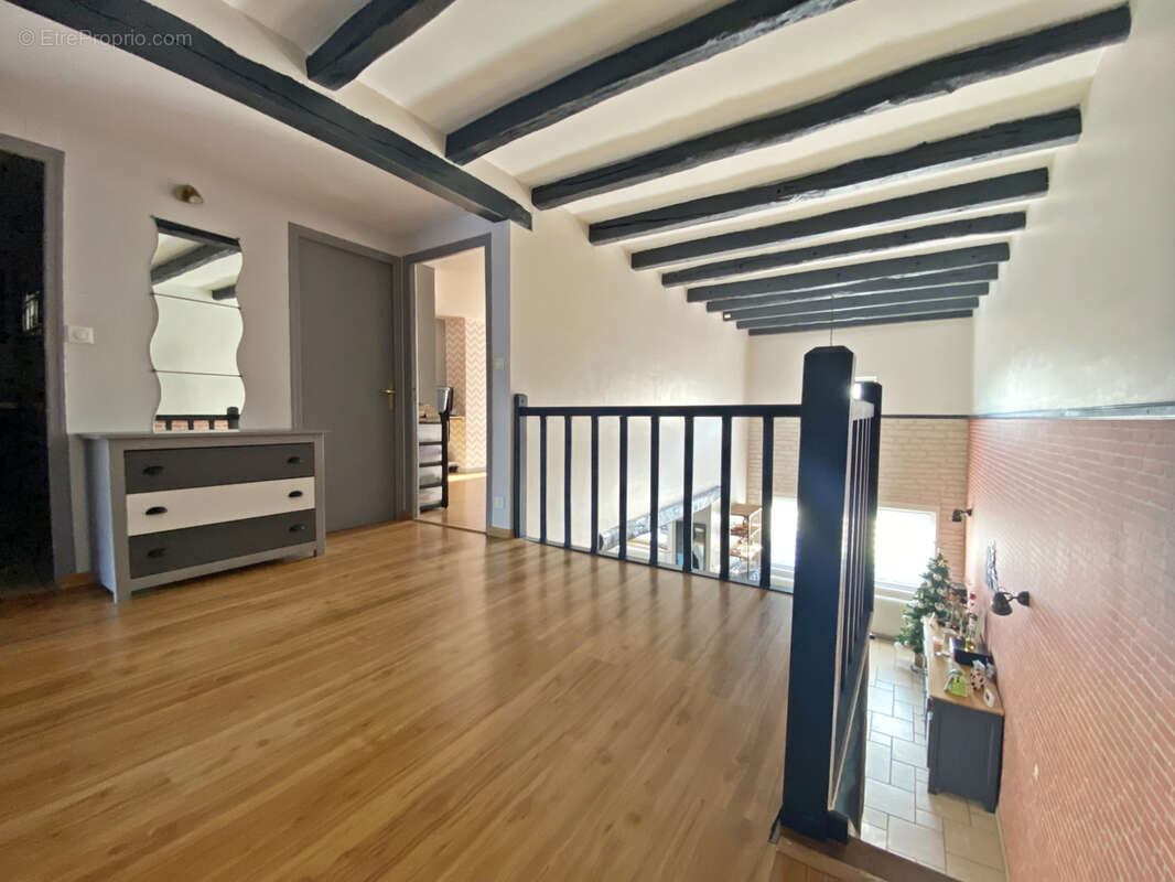 Maison à MENIL-LA-HORGNE