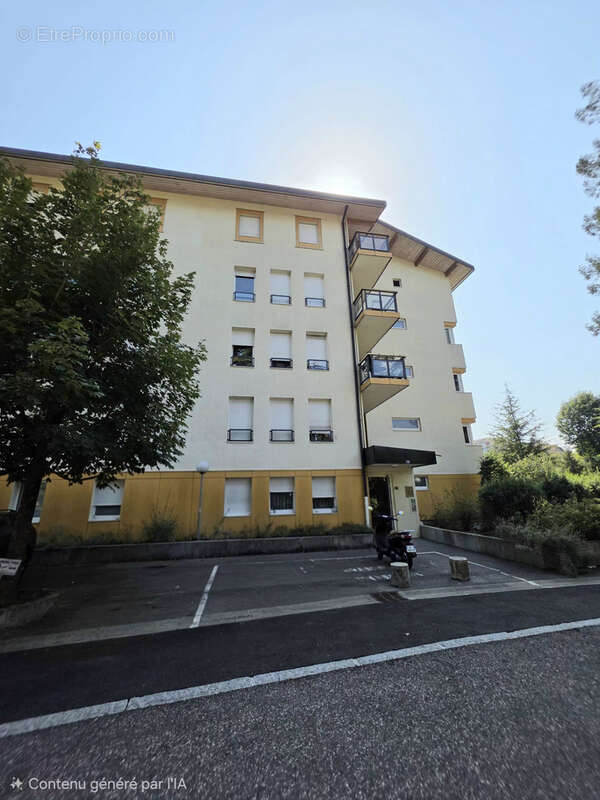 T4 83m2 St Julien en Genevois 74160 Proche Gare avec Garage et Cave - photo 13