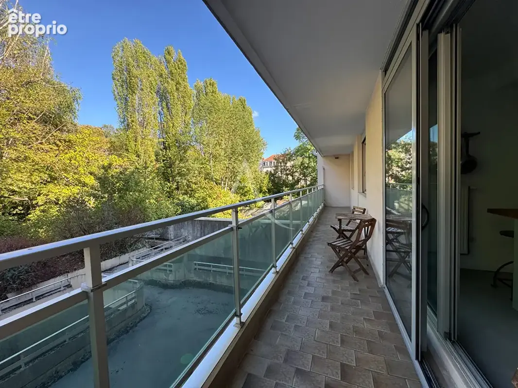 A VENDRE coeur de ville DIJON ARQUEBUSE. T3 de 88m² avec balcon et garage . - photo 2