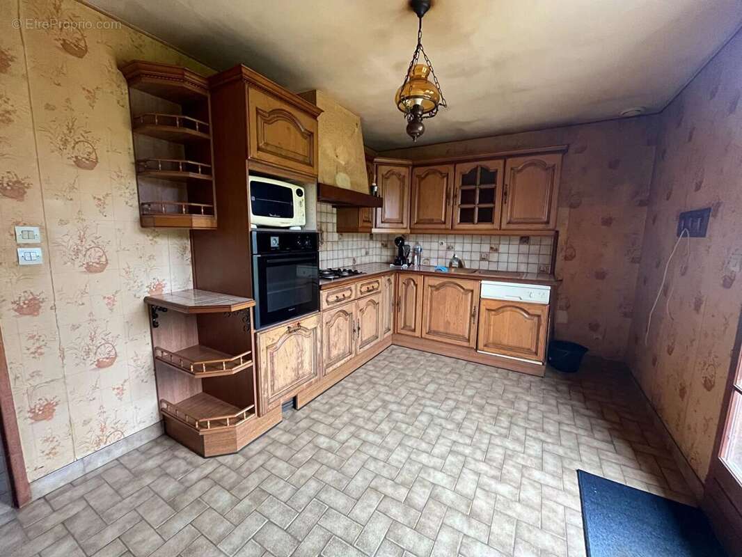 Maison à MONDONVILLE-SAINT-JEAN