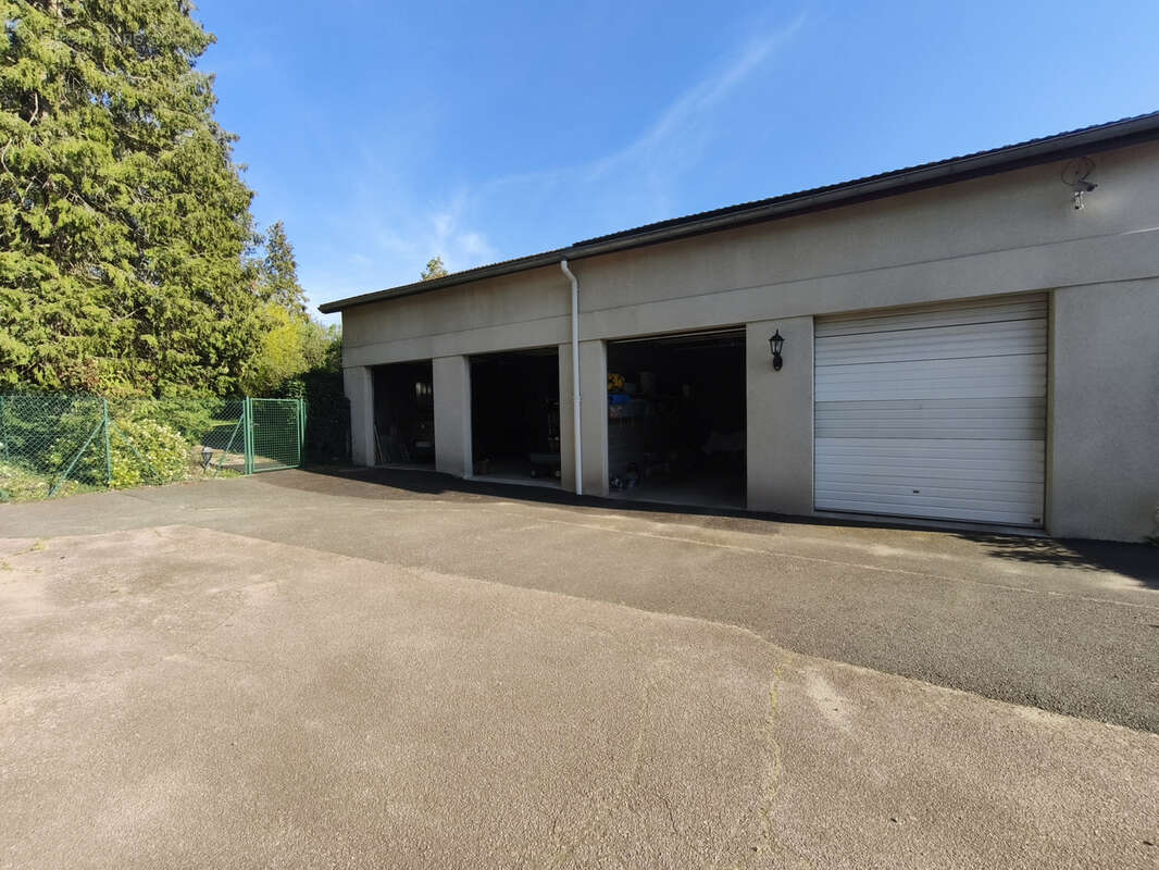 Saint-priest-en-jarez, maison 160 m2 6p+c. - photo 15