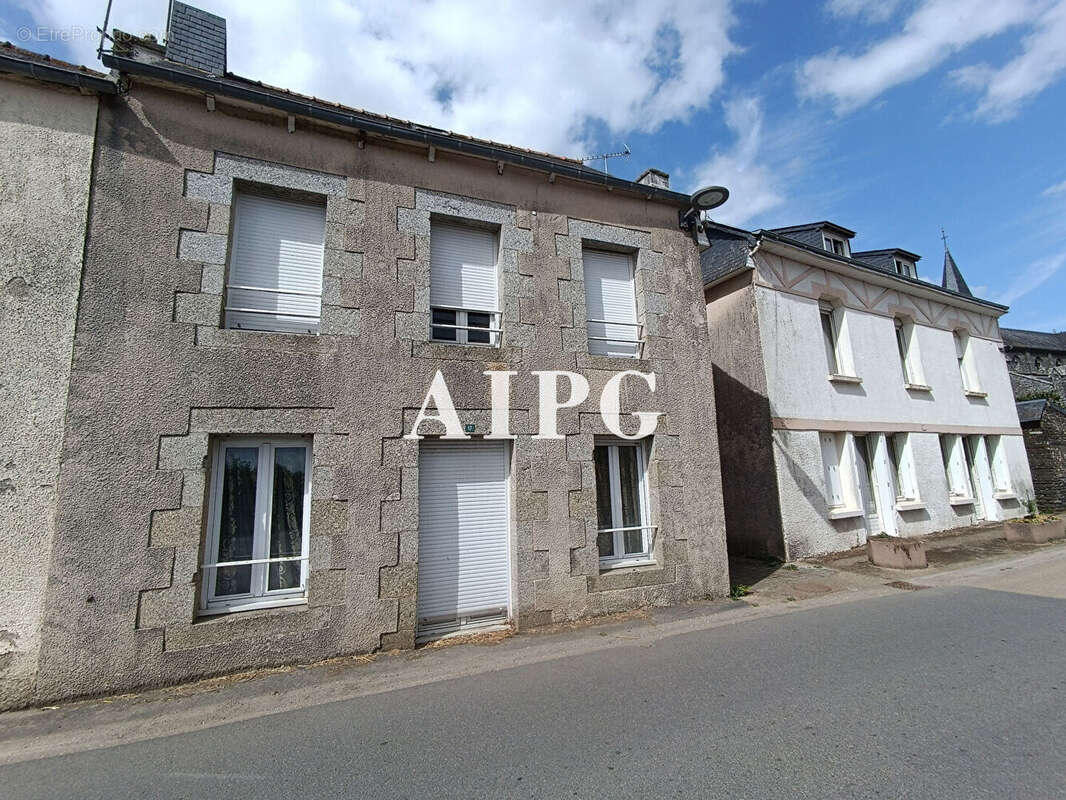 Maison à PLUSSULIEN