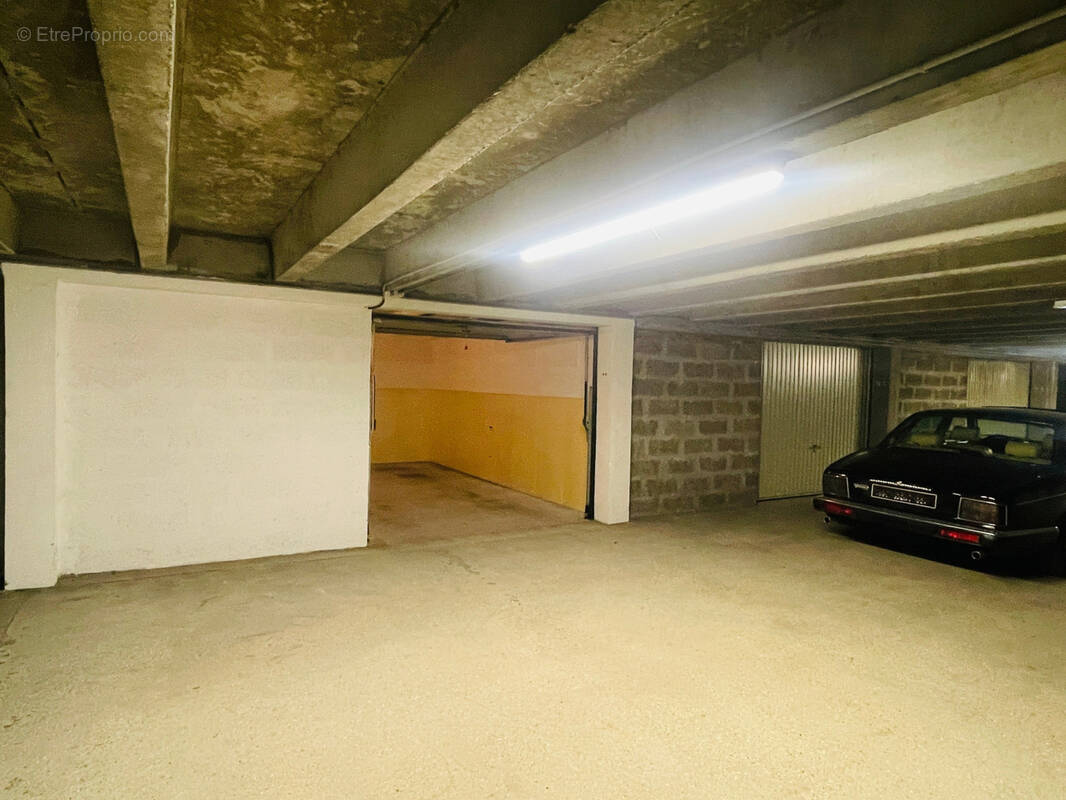 Parking à VILLERS-SUR-MER