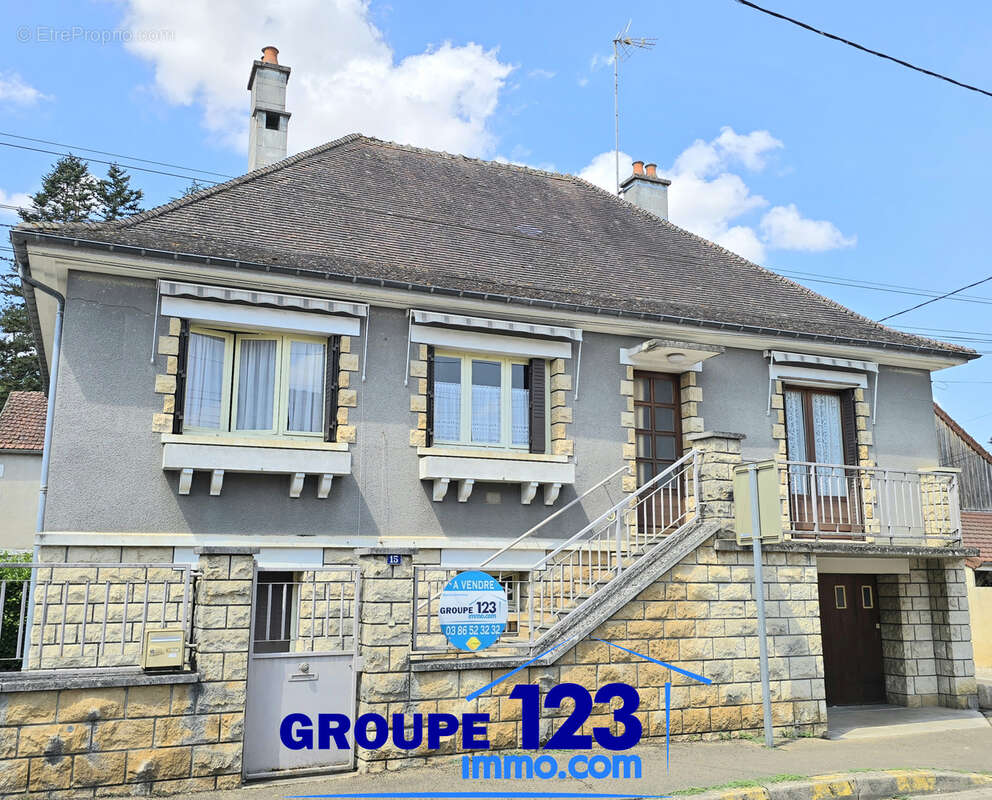 Maison à AUGY