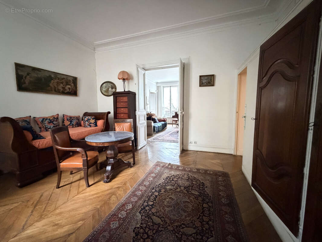 Appartement à PARIS-3E
