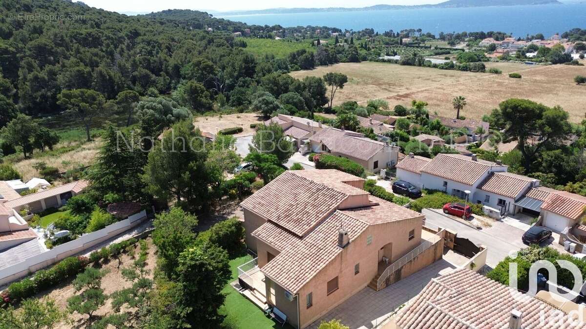 Photo 3 - Maison à CARQUEIRANNE