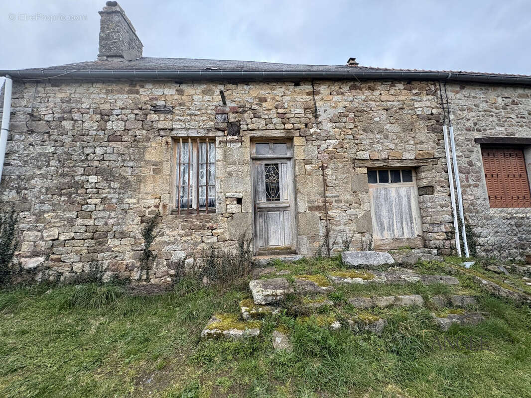 Maison à SAINT-CALAIS-DU-DESERT