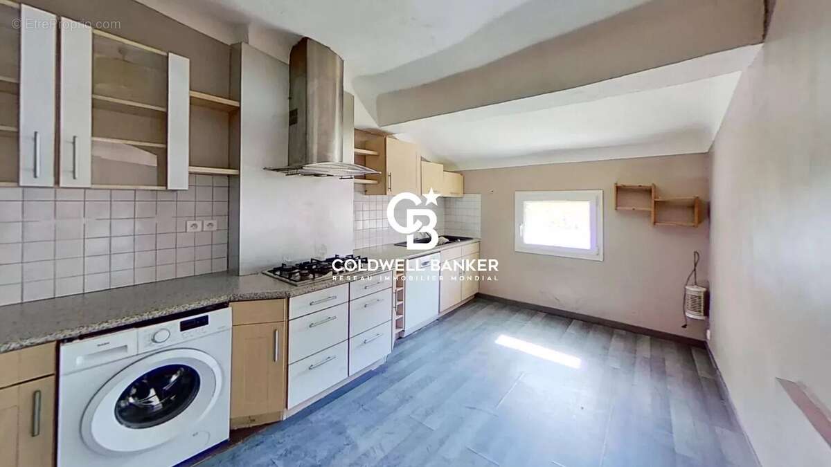 Appartement à MARSEILLE-4E