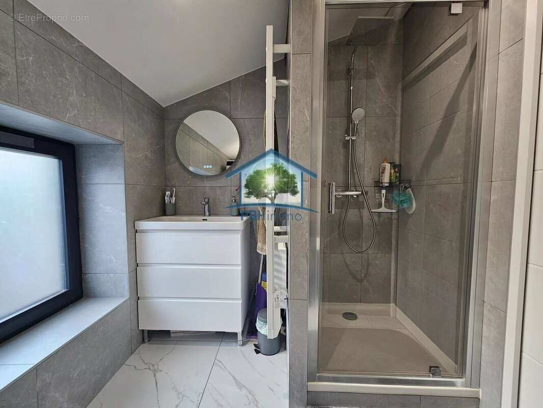 Appartement à THURINS