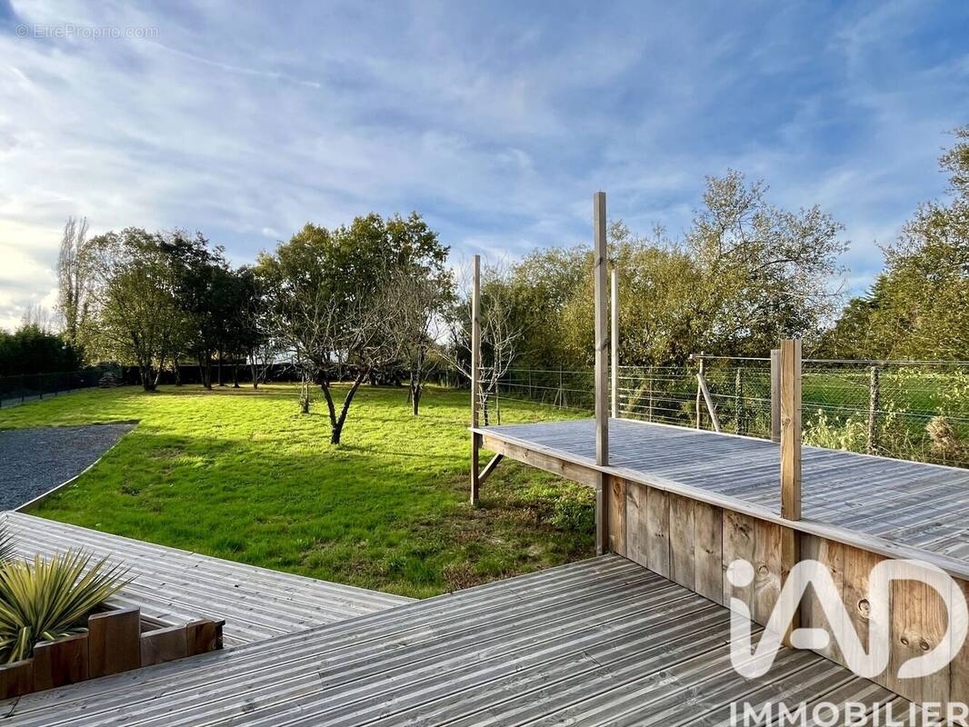 Photo 1 - Maison à SAINT-URBAIN