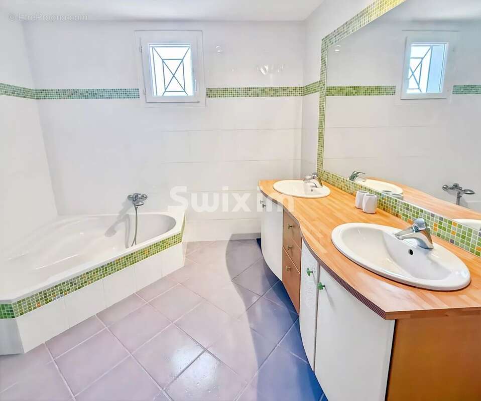 Maison à BOURG-SAINT-ANDEOL