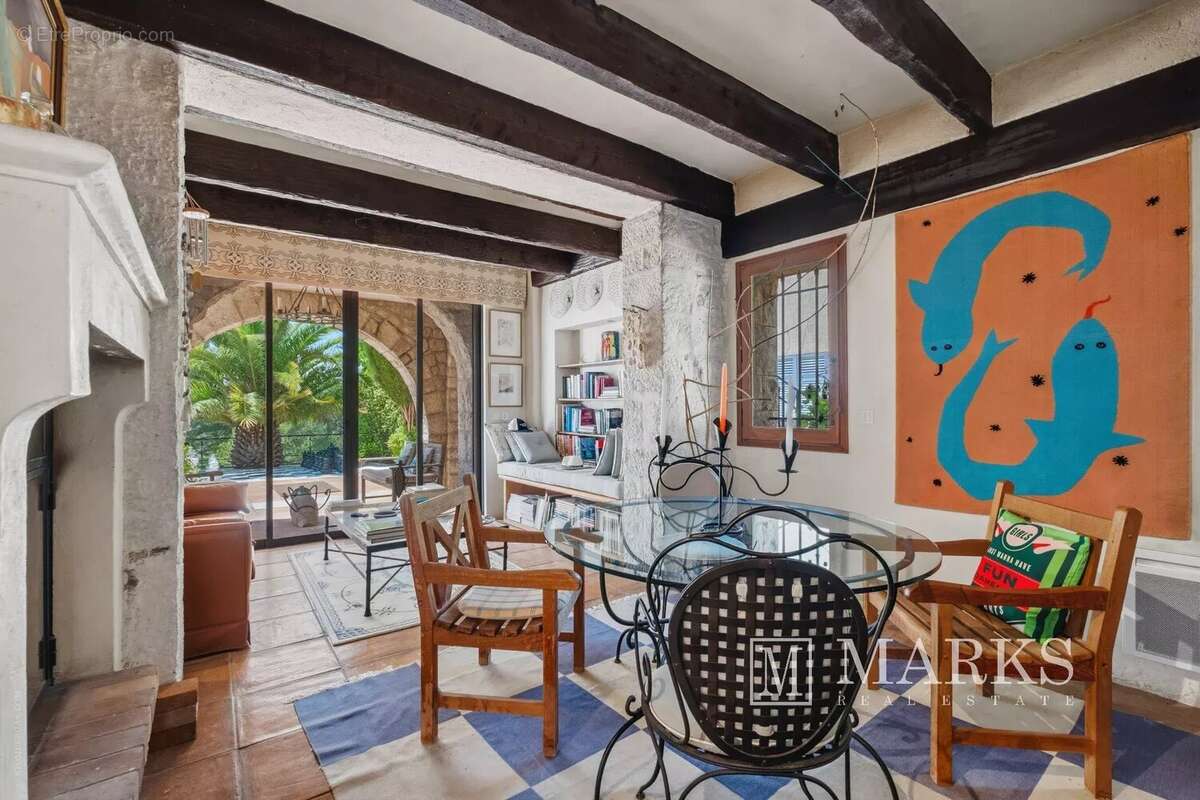 Maison à EZE
