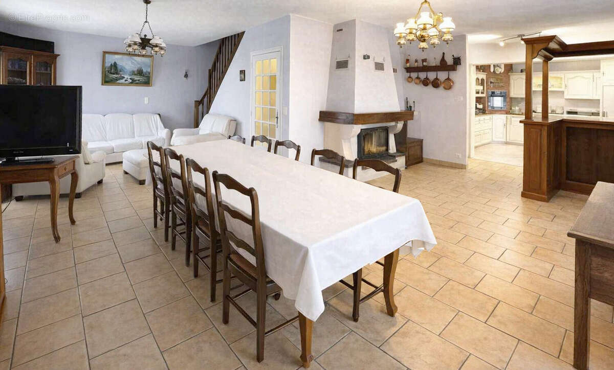 Maison à MONTCOY