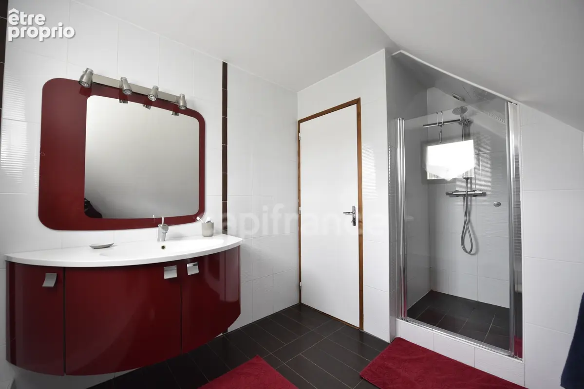 Maison familiale 5 chambres - Beaux volumes - Proche VERNON - photo 15