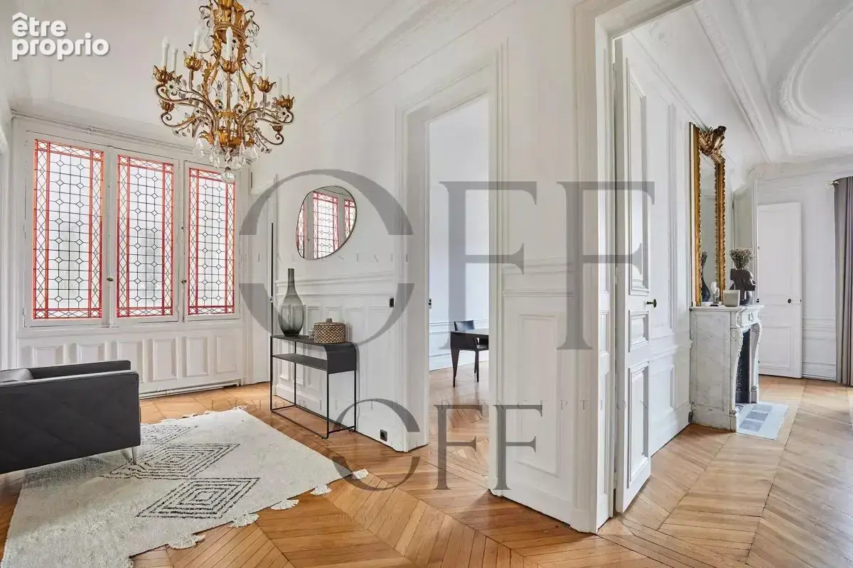 PARIS 8ᵉ – PLACE DES TERNES – Appartement Haussmannien d'exception – 180 m² - photo 3