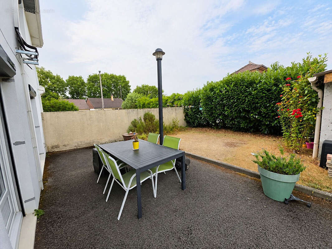 A vendre, maison à Varennes Vauzelles 3 chambres, garage, jardin. - photo 11